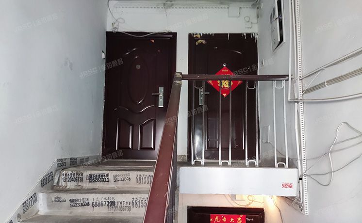 房山区 良乡行宫园四里3号楼6层4-602及跃层