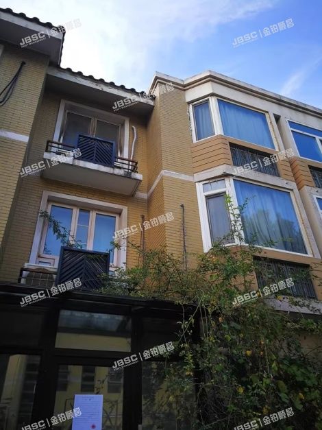 大兴 开发区天华园二里二区34号楼1至3层E门（百合园别墅）