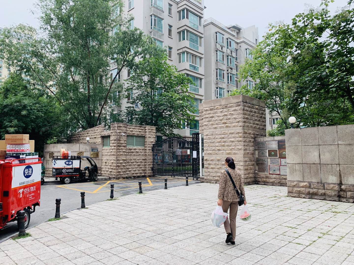 海淀区  金晖嘉园3号楼2单元201+2个车位