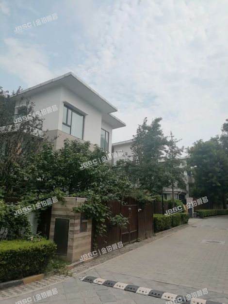 朝阳区 新锦路18号院520号-1至3层520（卓锦万代） 北京法拍房