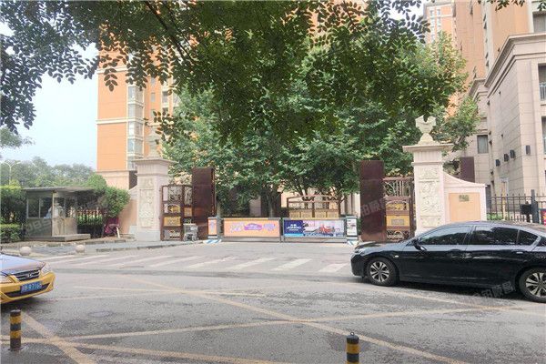 荣尊堡国际公寓