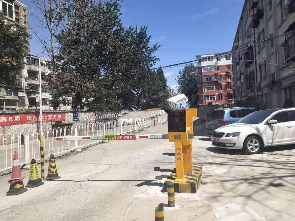 拱辰大街70号楼 法拍小区