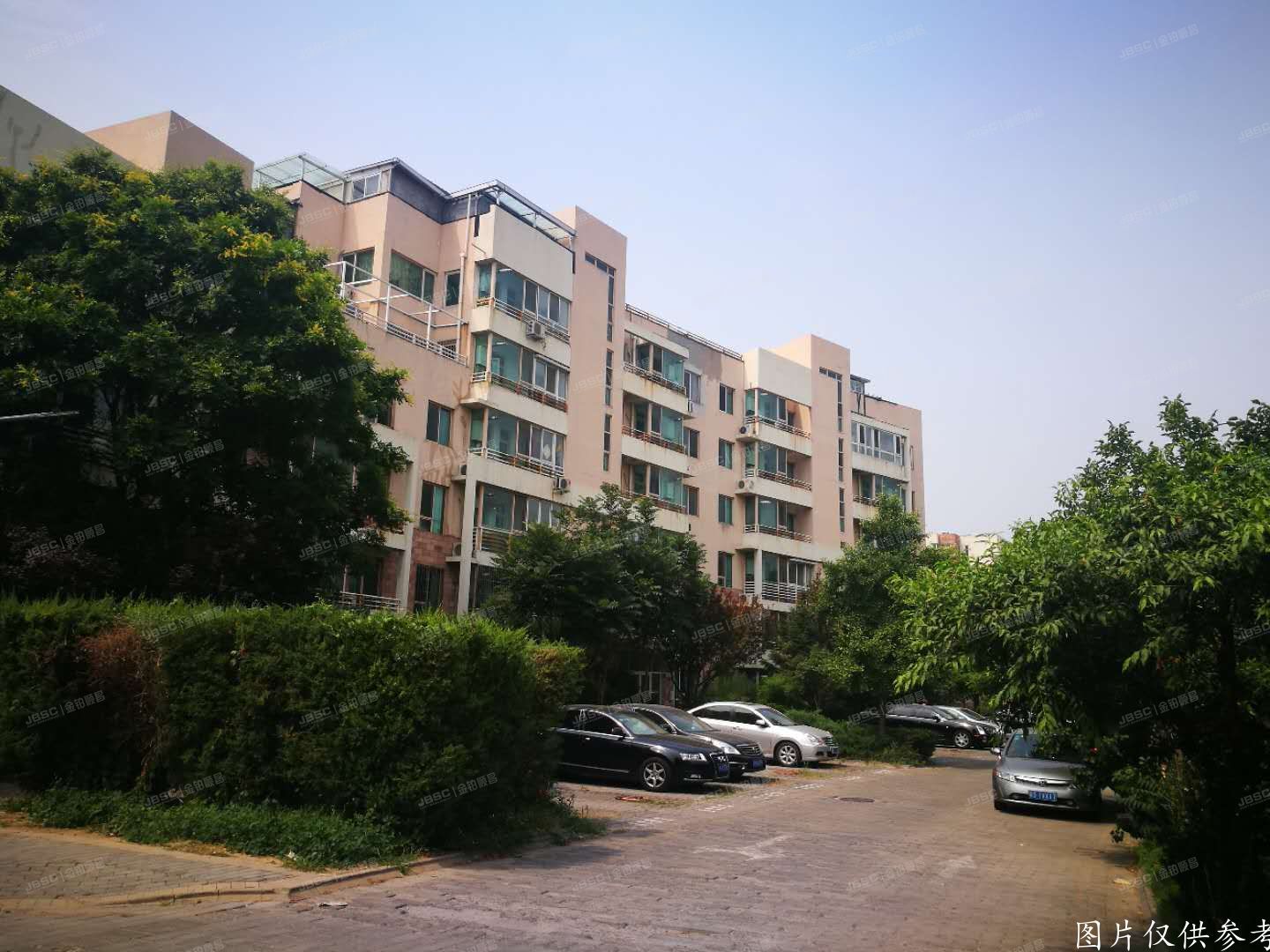 朝阳区 万象新天家园130号楼3至4层4单元301室