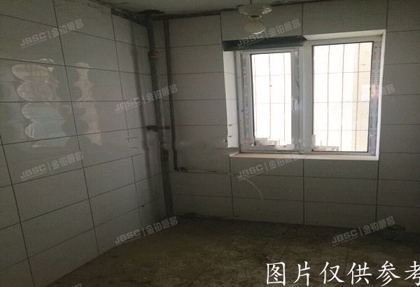 顺义区   滨河小区27号楼2层202室