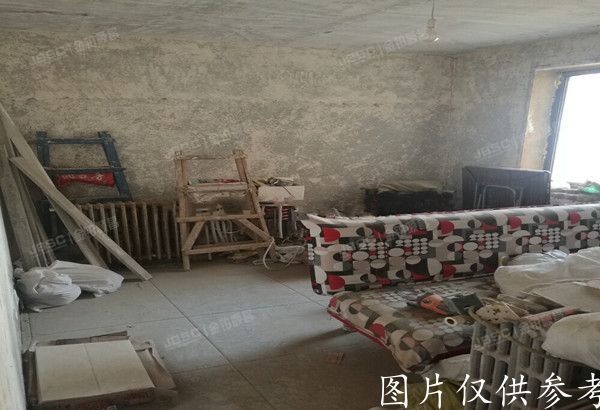 顺义区   滨河小区27号楼2层202室