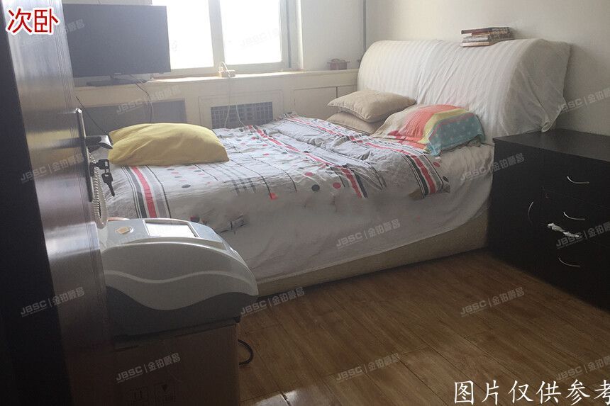 大兴区    郁花园一里40号楼4单元501室