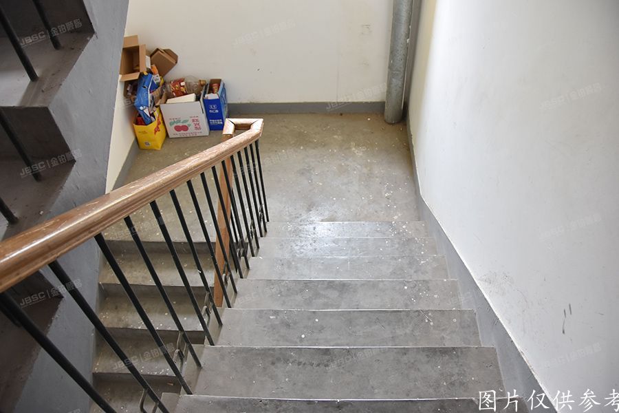 怀柔区  和泰家园2号楼6单元401室