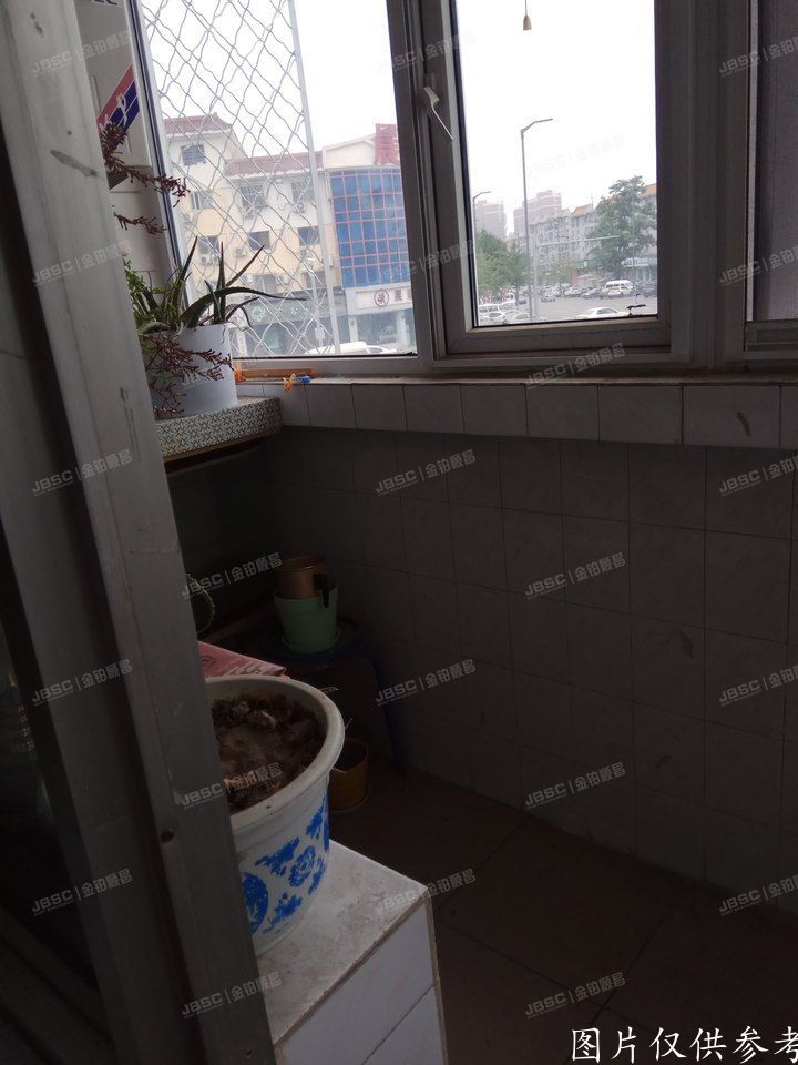 顺义区  太平小区8号楼3单元203号