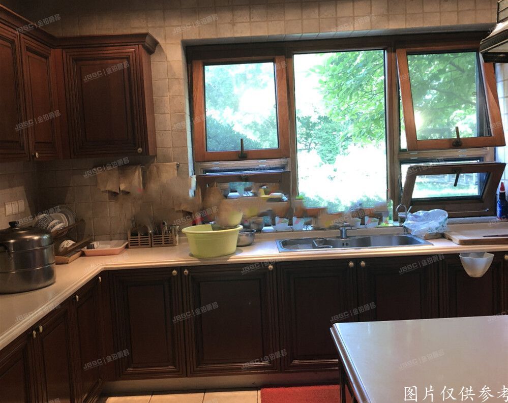 昌平区  碧水庄园三期48-8号1-2层