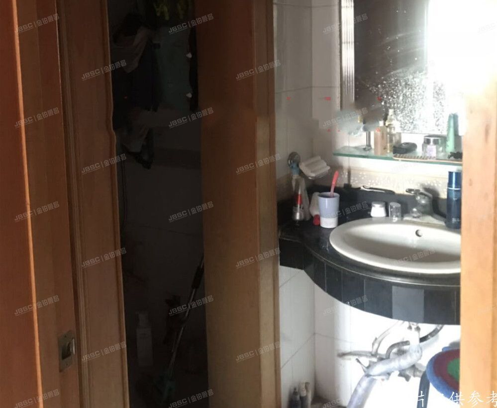 密云区  花园小区53号楼3单元501号