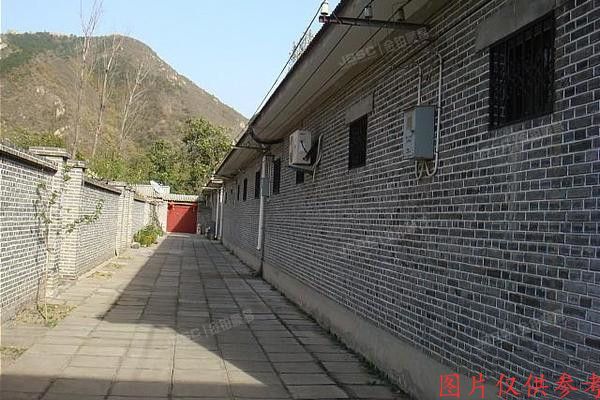 怀柔区   长城溪溪小镇11号楼3单元303室