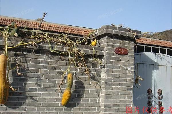 怀柔区   长城溪溪小镇11号楼3单元303室