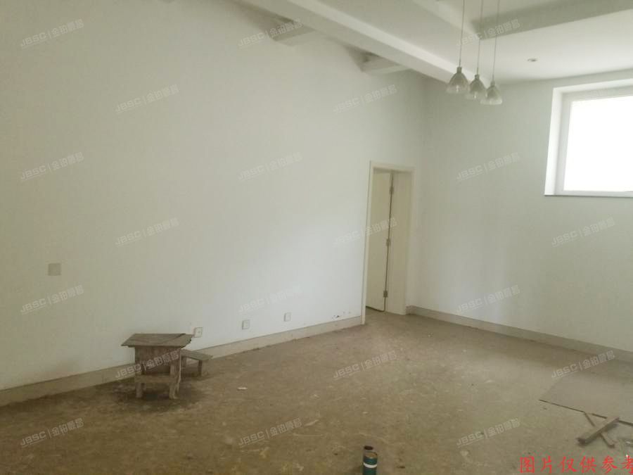 延庆区 龙聚山庄北区161号-1至3层