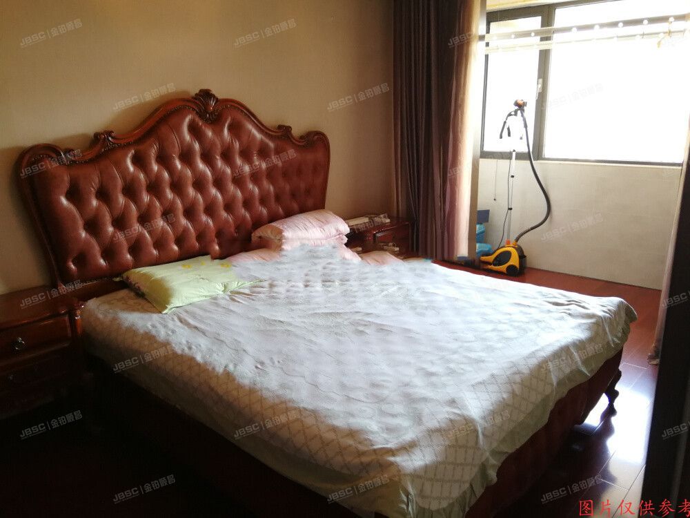 朝阳区 润枫水尚东区8号楼6单元11层1201室