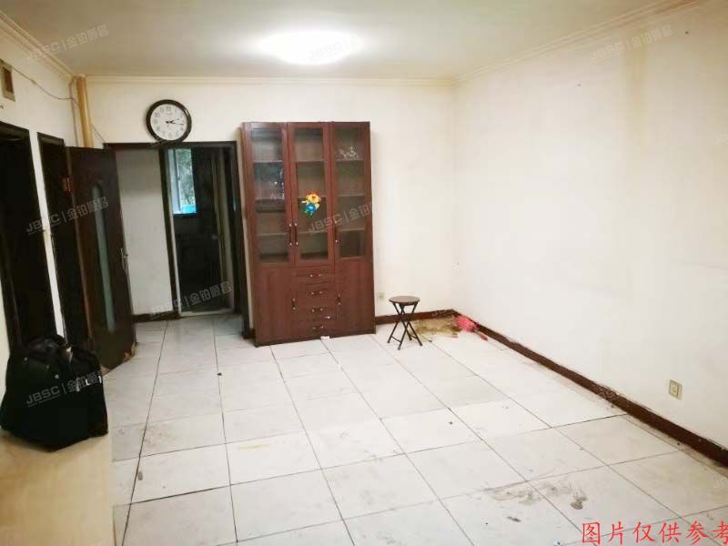 丰台区洋桥西里19号楼2单元302室