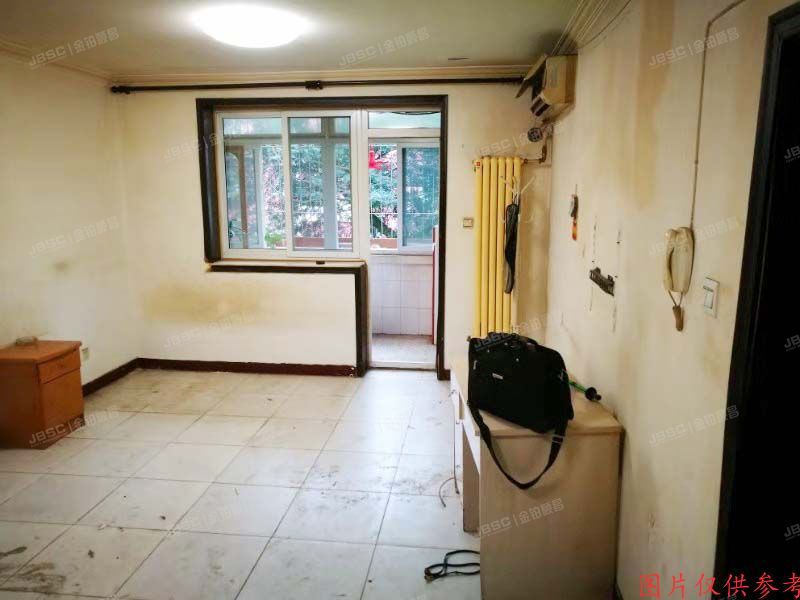 丰台区洋桥西里19号楼2单元302室