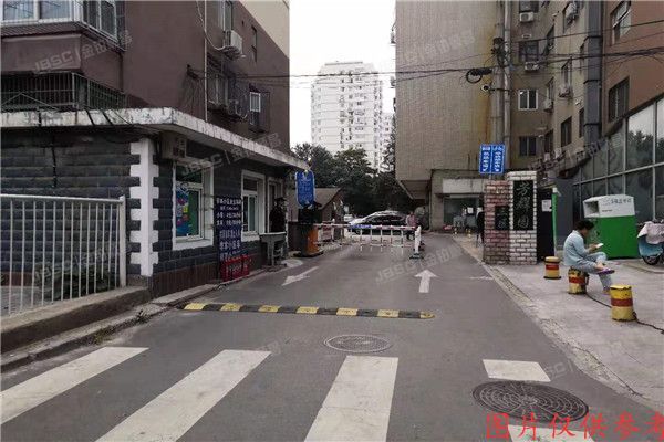 丰台区芳群园三区15号楼15-45-1011号、15-29-1318号