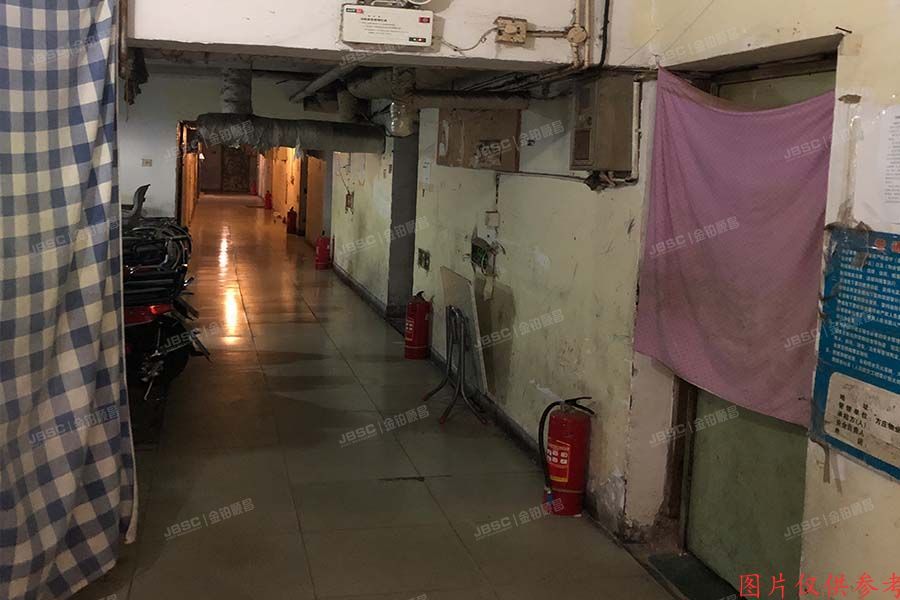 丰台区芳群园三区15号楼5-13-411号、 15-15-604号、15-23-1104号