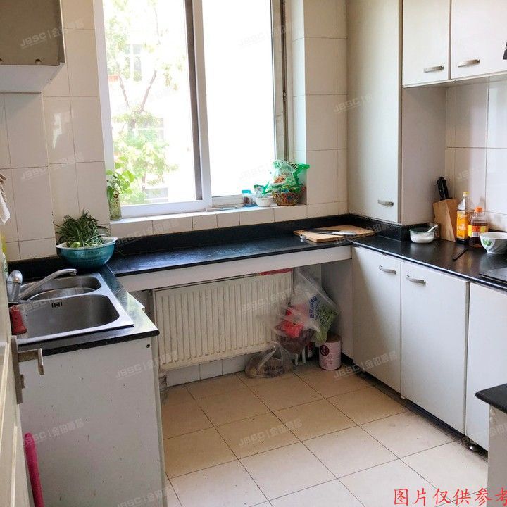 西城区 西绦胡同8号院1号楼3层3单元301（德胜世嘉）