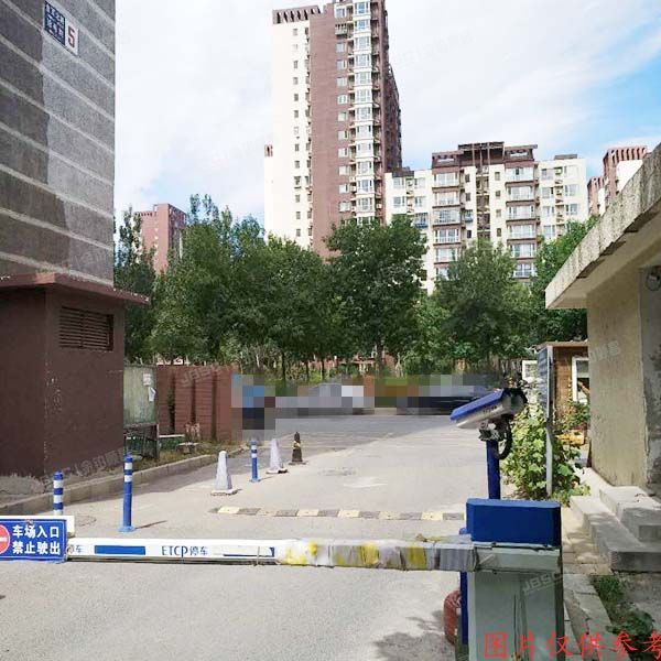 ※石景山区金顶北路18号院5栋2层3单元203（枫景园）