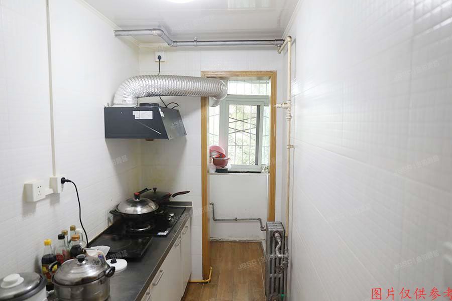 西城区 槐柏树街南里8号楼3层10-3-302