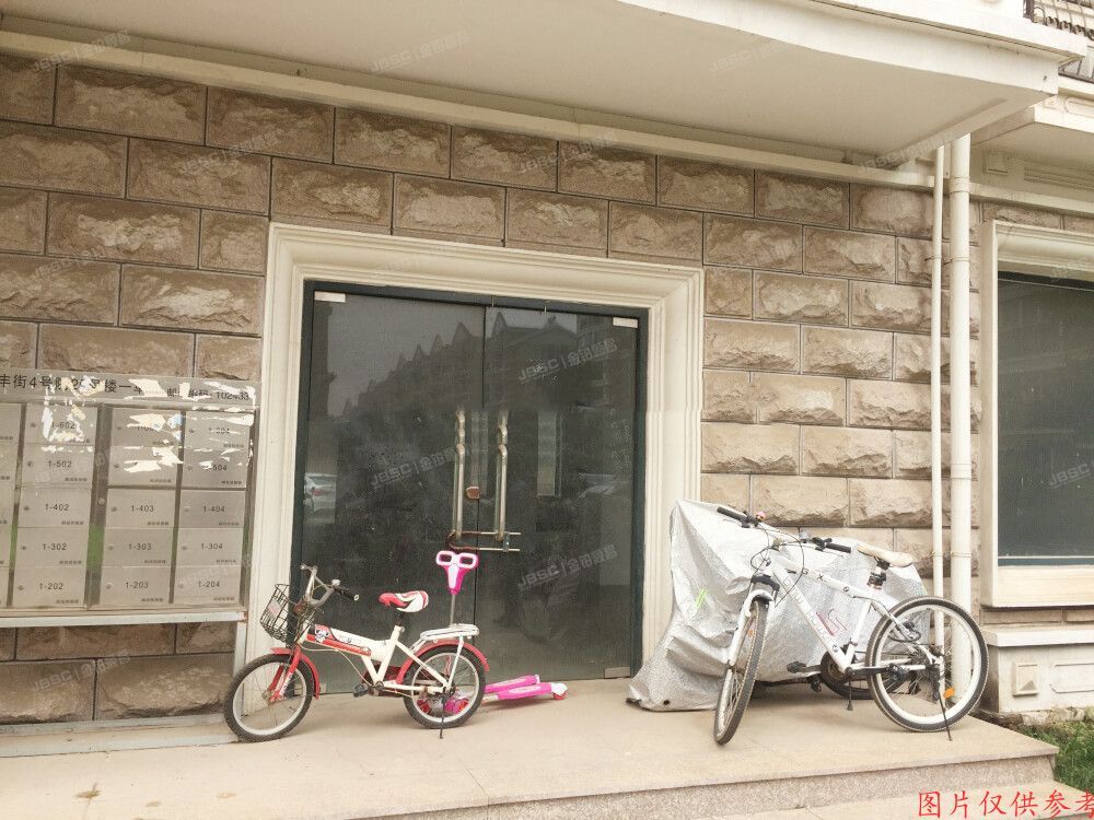 房山区 汇丰街4号院25号楼1单元1（世界名园B区）