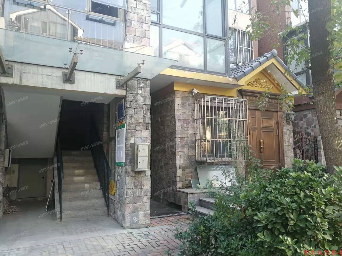 大兴区 芳苑小区26号楼-1至2层2单元102（金色漫香林）