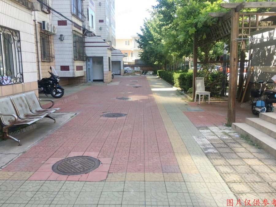 昌平区 王府街18号住宅楼1层1单元102号