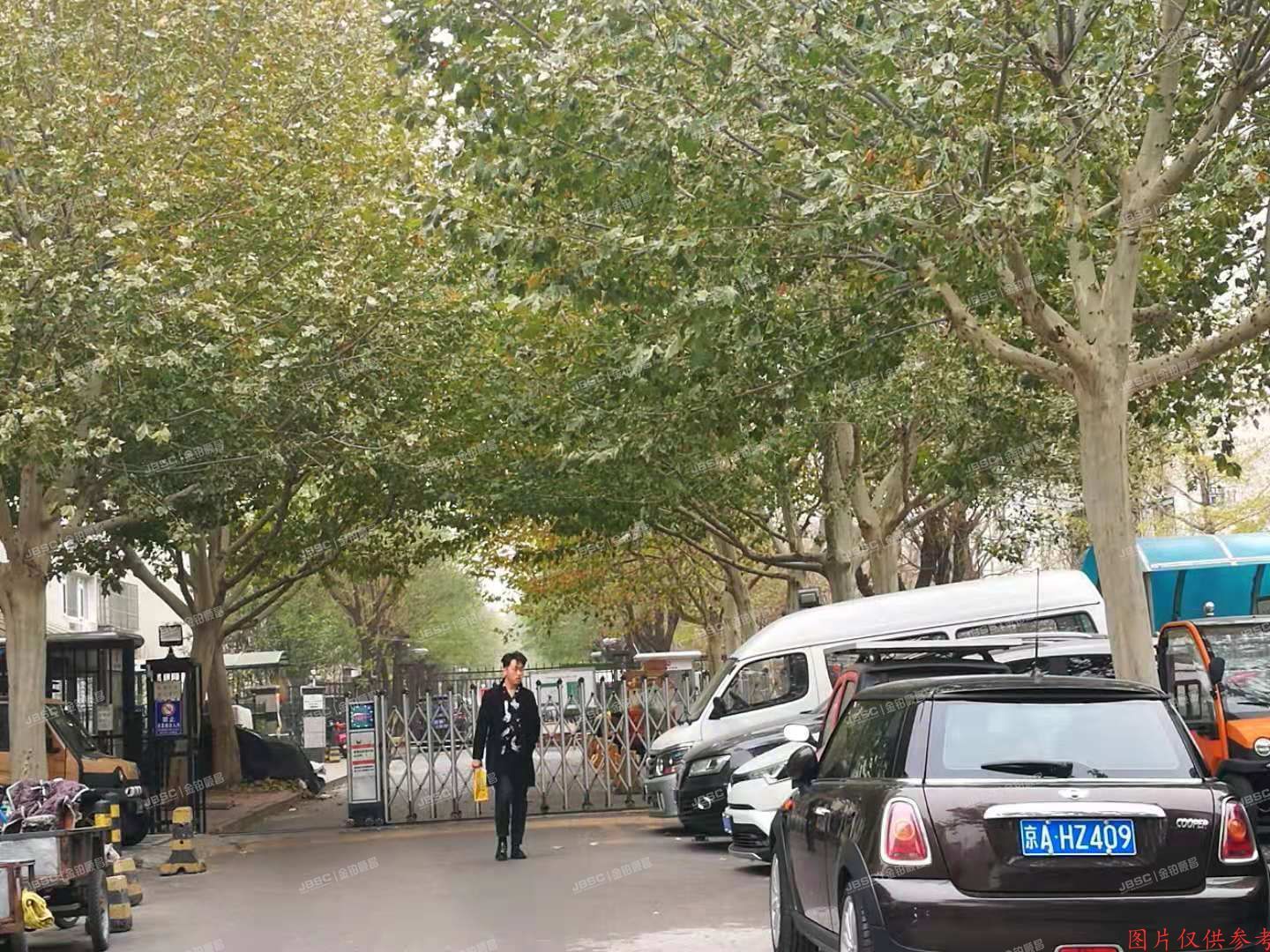 东城区 东花市北里西区23号楼12至13层B座1204号（宝润苑）