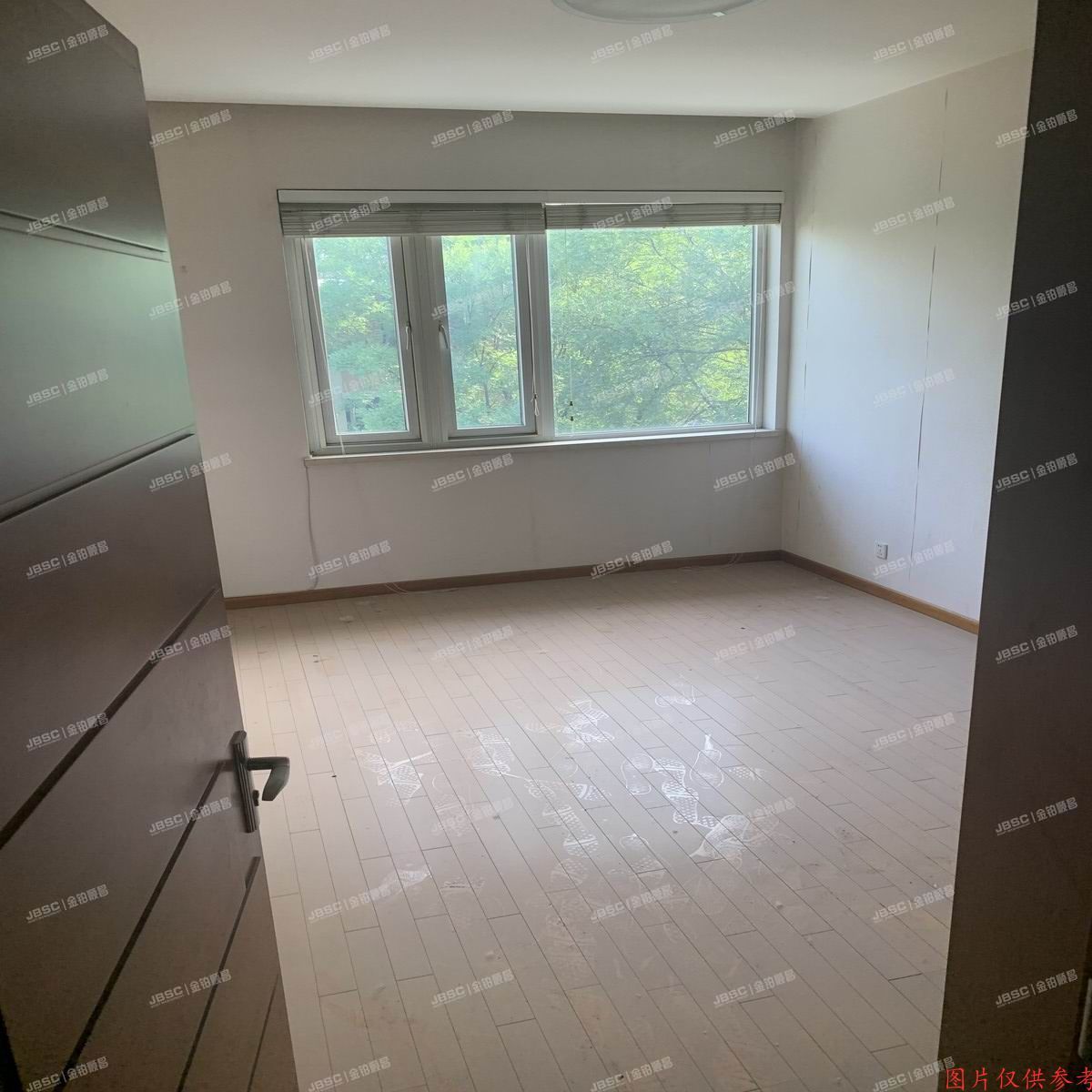 朝阳区新锦路18号院285号-1至3层（卓锦万代）