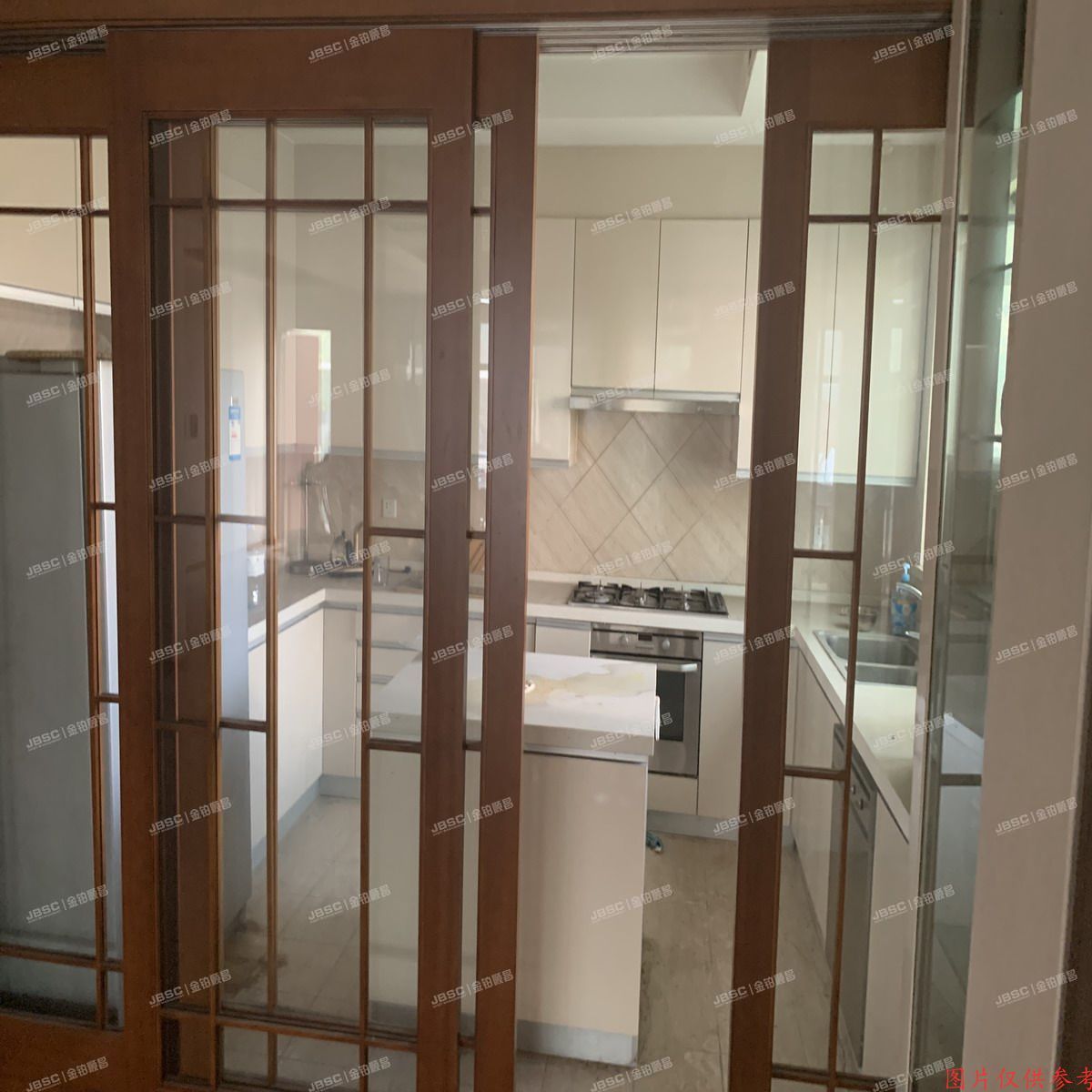 朝阳区新锦路18号院285号-1至3层（卓锦万代）