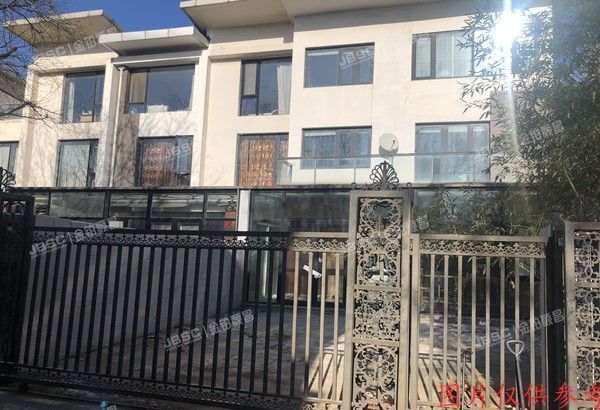 朝阳区新锦路18号院285号-1至3层（卓锦万代）