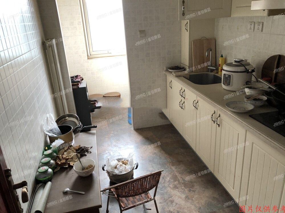 海淀区冷泉林语山庄三区5号楼1单元703及屋内家电（西山林语）