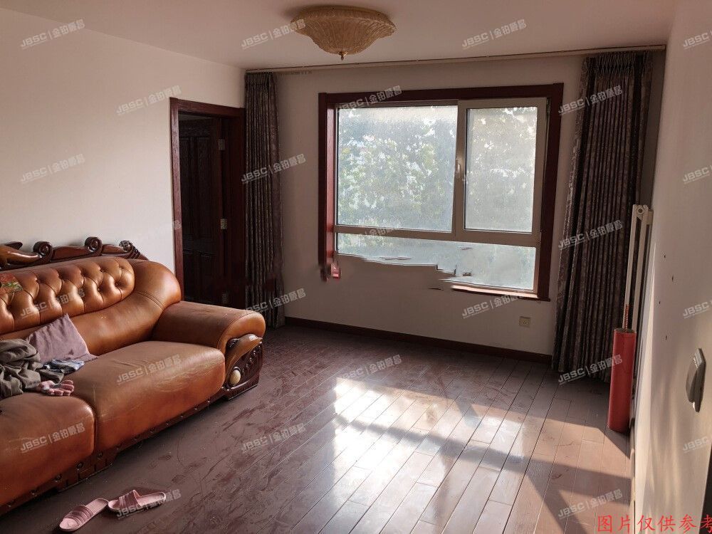 海淀区冷泉林语山庄三区5号楼1单元703及屋内家电（西山林语）