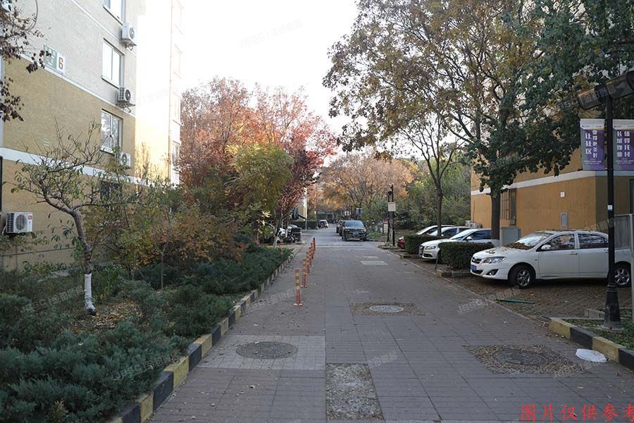 昌平区回龙观镇龙禧苑云趣园二区1号楼4层1单元401