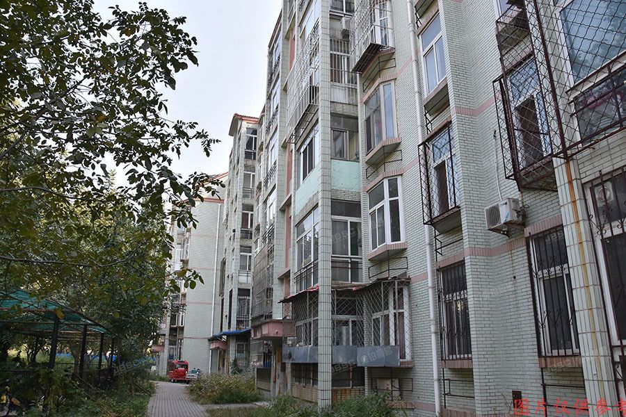 房山区韩村河镇西小区8号楼6层4-601及跃层