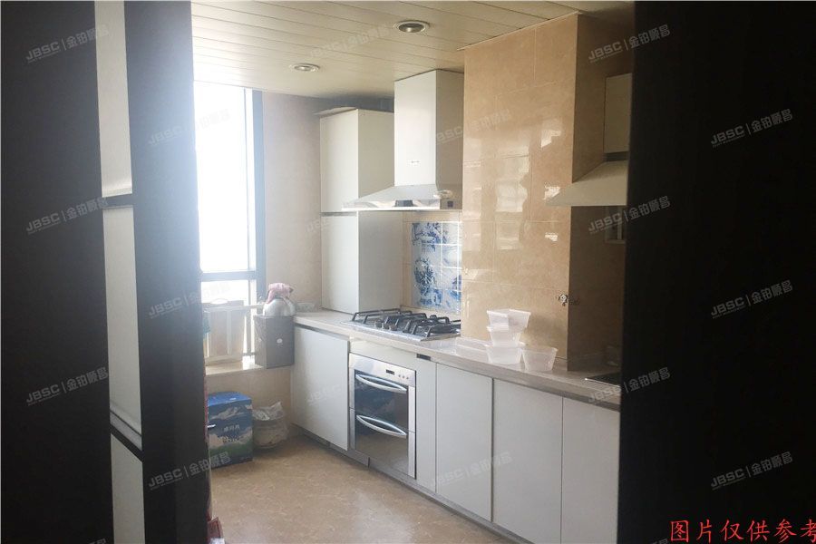 朝阳区 青年路西里5号院7号楼9层2单元1002（润枫水尚）