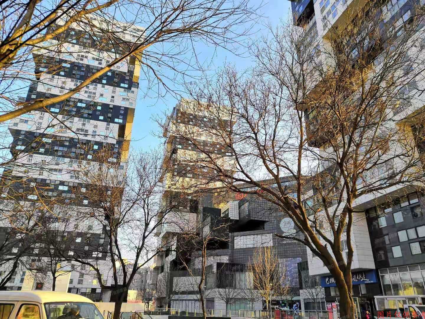 丰台区西四环南路103号院2号楼24层2708（资和信大厦）