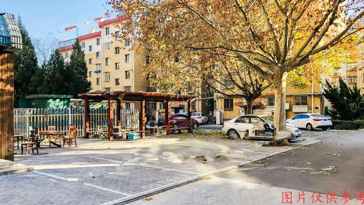 门头沟区 滨河路德露苑14号楼2层1单元201号