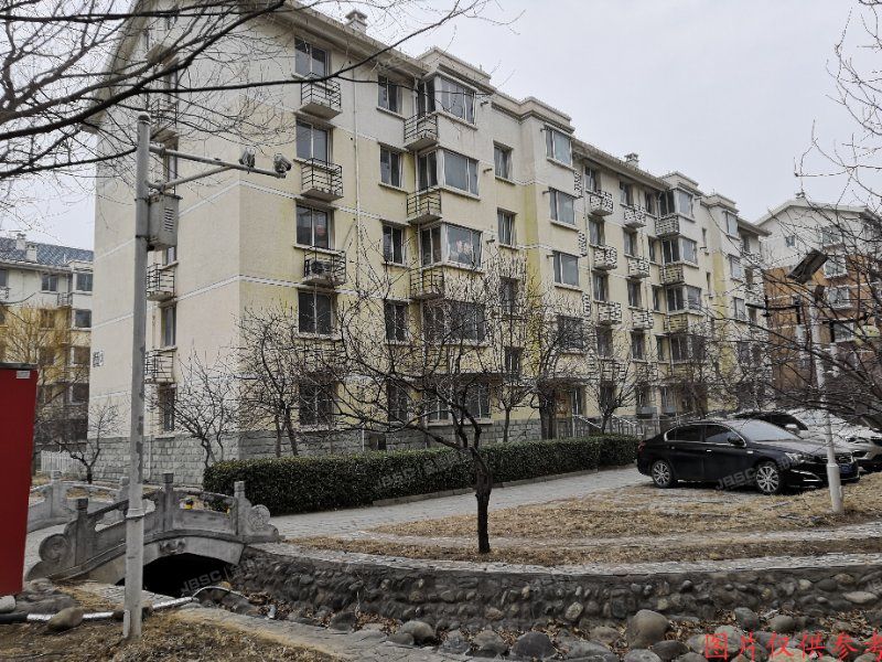 房山区  世界名园13号楼2单元402室