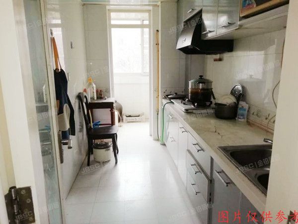 顺义区 馨港庄园三区30号楼三单元302