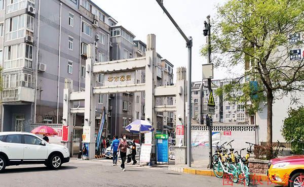 东城区 兴隆都市馨园18号楼-1层1单元104号