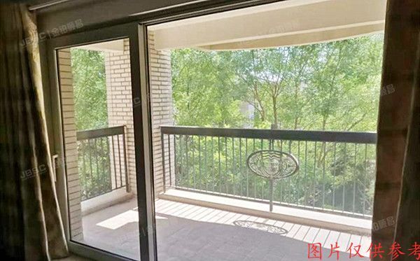 顺义区 春晖园随园小区60号楼2单元301号+车位