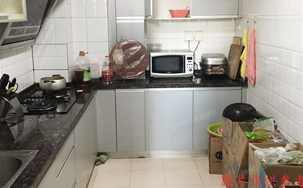 朝阳区 慈云寺1号院4号楼10层1005室的房地产及室内物品（东区国际公寓）