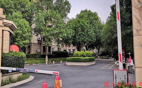 房山区 绿城百合公寓风荷苑7号楼4单元302+2车位