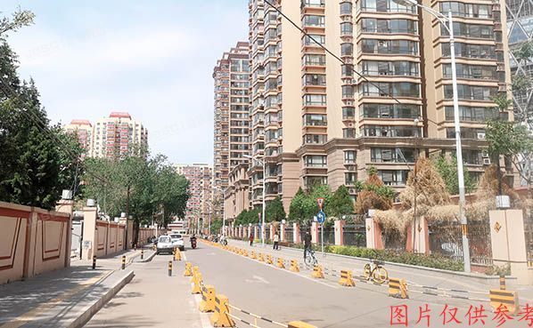 朝阳区 慈云寺1号院4号楼10层1005室的房地产及室内物品（东区国际公寓）