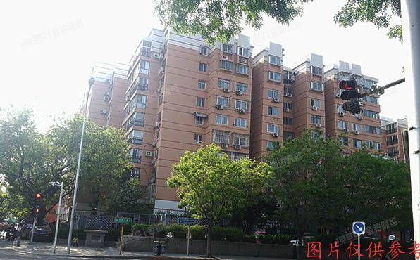 西城区冠英园西区30号楼-1层1门B01号