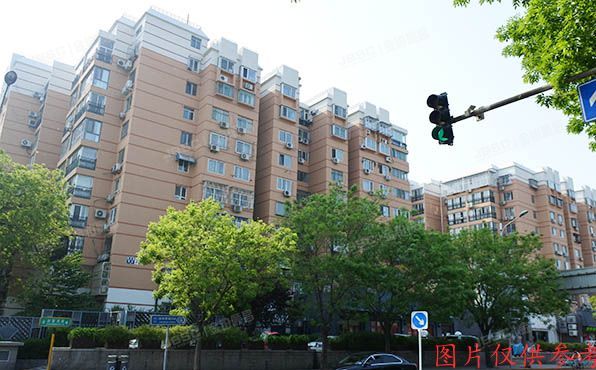 西城区冠英园西区30号楼-1层1门B01号