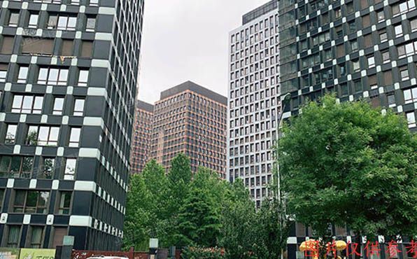 东城区香河园街1号院12号楼19层2204号（万国城MOMA）