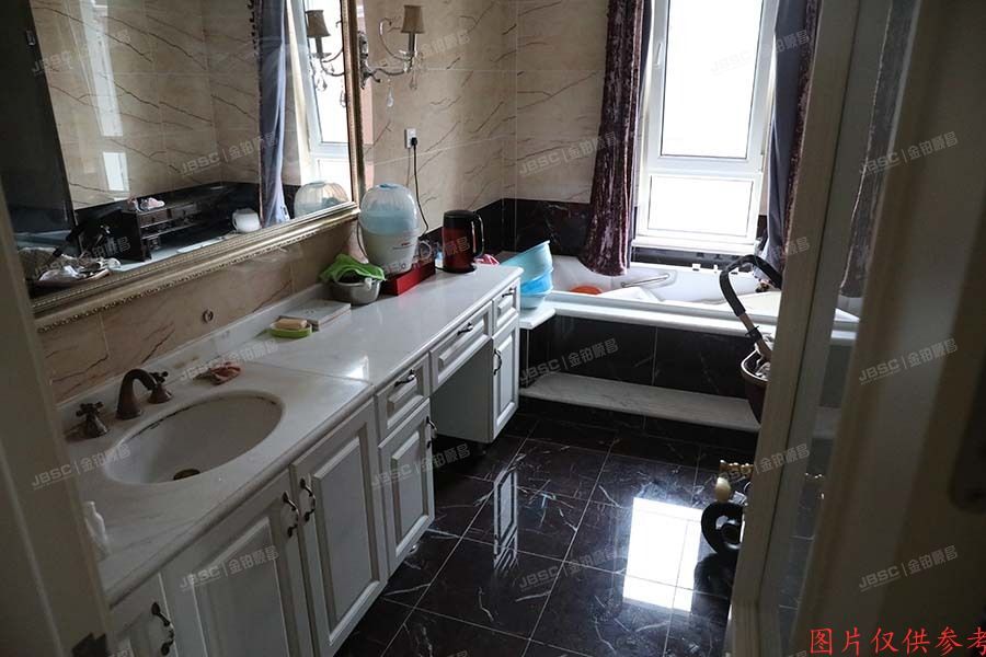 怀柔区 红螺路8号30-1至2层（红螺湖别墅）